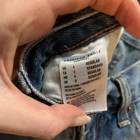 American Eagle Light Wash Ankle Mom Jeans - Size 4 - Picture 2 of 2